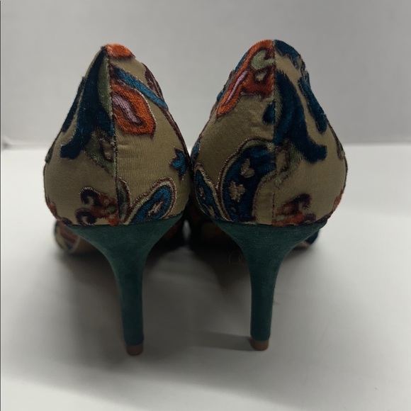 Lori Goldstein Heels Shoes Velvet Floral Pumps Pointed Toe Suede Tapestry 8.5 - Picture 4 of 9